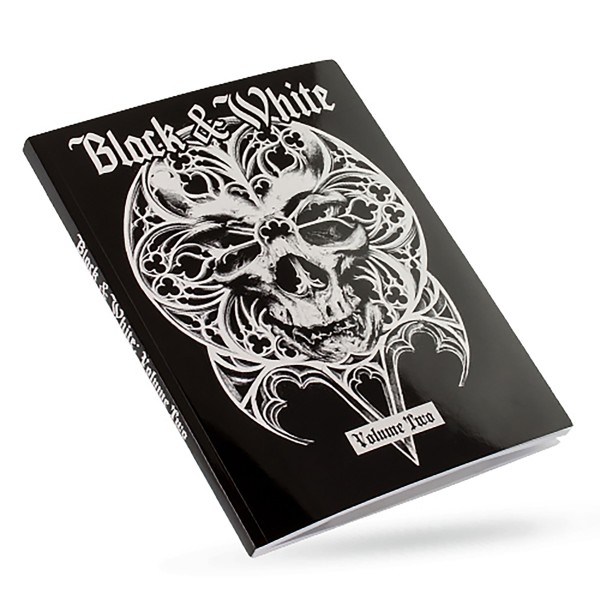 BlackWhite_Tattoo_Buch_1.jpg